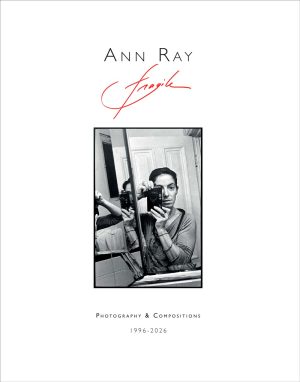 Couverture du Catalogue d'exposition "Fragile" d'Ann Ray à la galerie Space Between - été 2026 - Arles